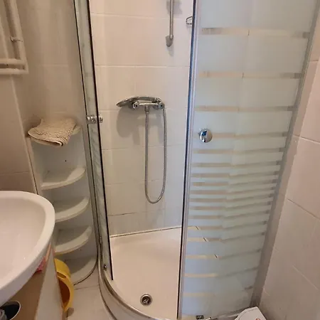 In Balatonlelle 43115 *