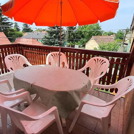 In Balatonlelle 43115 Daire